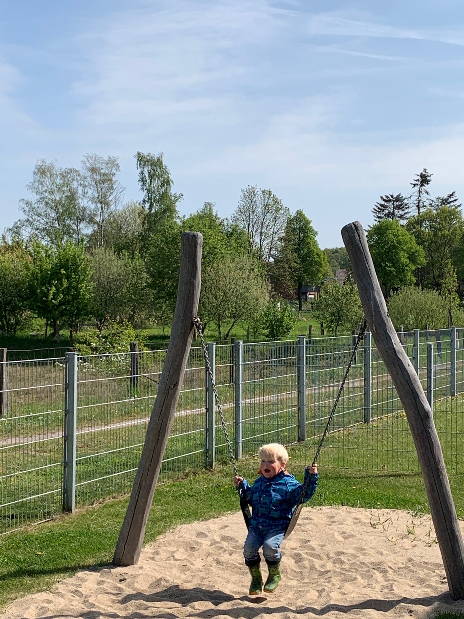 Schaukel auf dem Spielplatz.